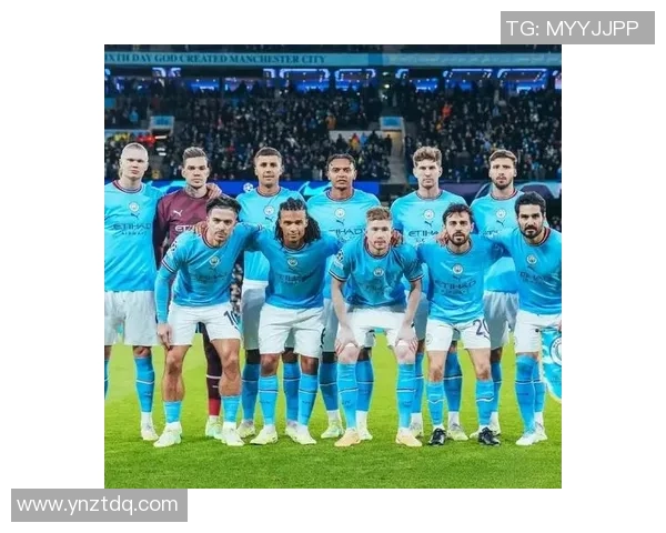 从泪痕到辉煌足球巨星背后的坚持与荣耀瞬间