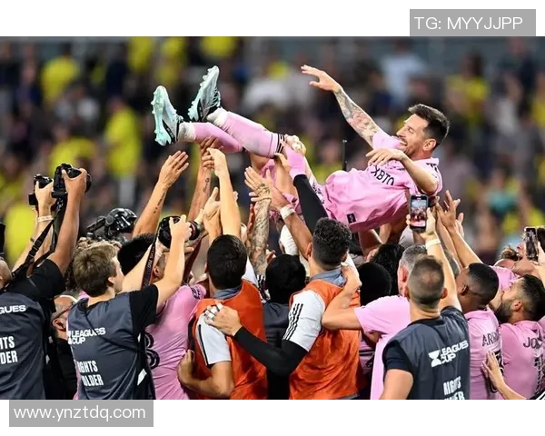 以梅西为核心打造最具魅力阵型探索足球场上的最佳配置与战术配合